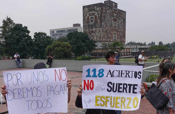 Miles presentan examen presencial de acceso a la UNAM tras anomalías
