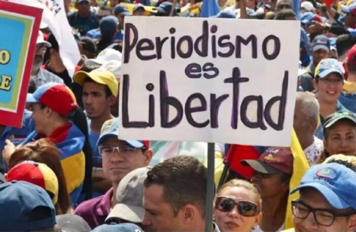 Liberaciones selectivas en Venezuela contrastan con la detención de un editor